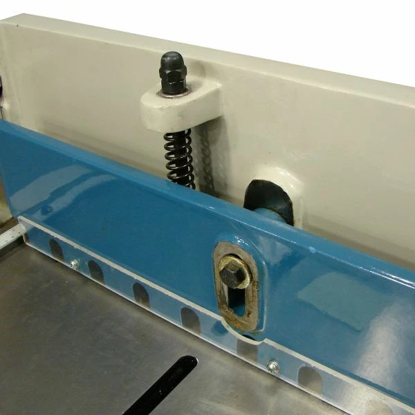 Flash Sale β Baileigh Stomp Shear 52 In. 16 Gauge Mild Steel Capacity SF-5216E 1007020 π - Image 3